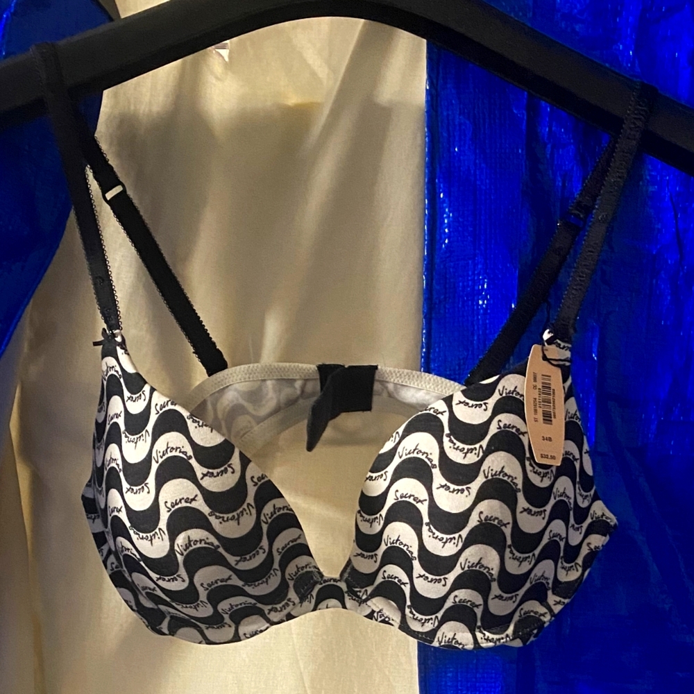 Victoria's Secret Monochrome Wave Pattern Bra